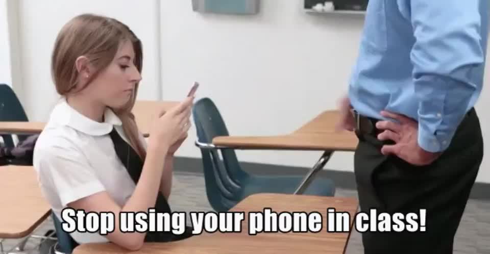 She Downloaded The Timestop App : video clip