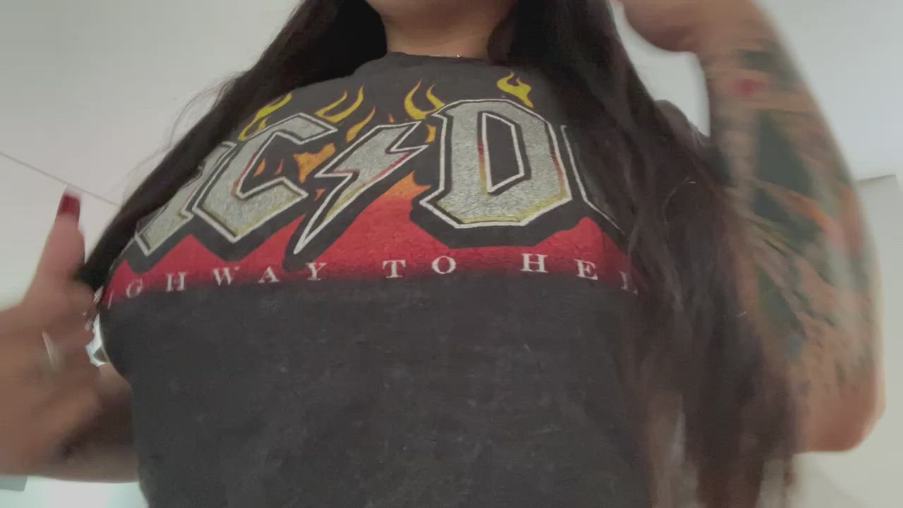 Refusing to wear a bra tonight, hope that’s cool with you 😏 : video clip
