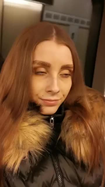 Doing this on the train has pretty much become a tradition of mine 😅💕 [gif] : video clip