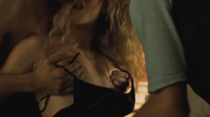 Juno Temple in Vinyl [S1E9-2016] : video clip