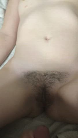 Cumming on my wife’s pussy : video clip