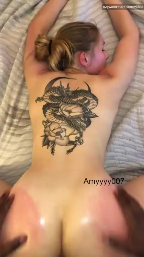 I love showing my ass off 😉🔥 [OC] : video clip