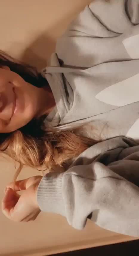 [F] 40 something, I love bar bathroom shenanigans. : video clip