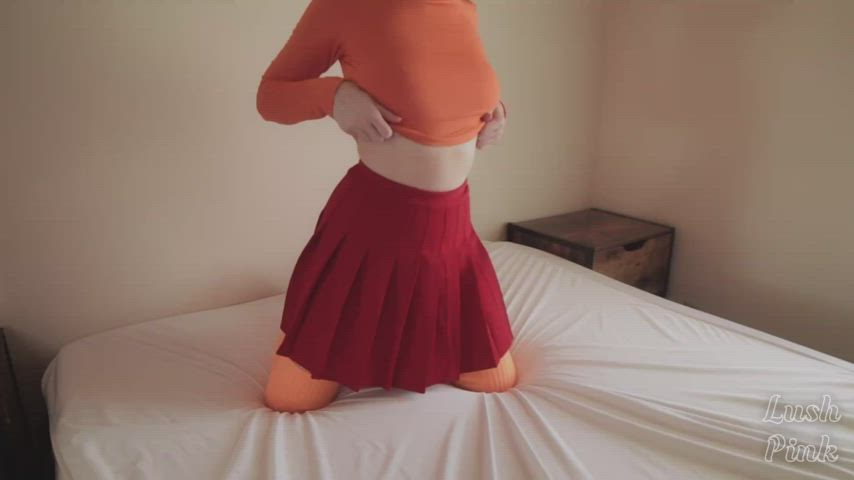 Velma Gets So Horny After Solving A Mystery (Lush Pink) [Scooby Doo] : video clip