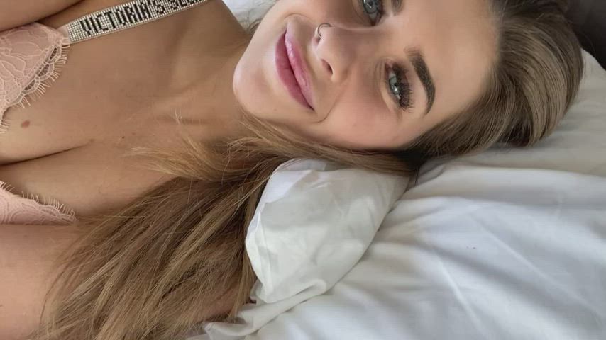This is how I flirt with men who like anal : video clip