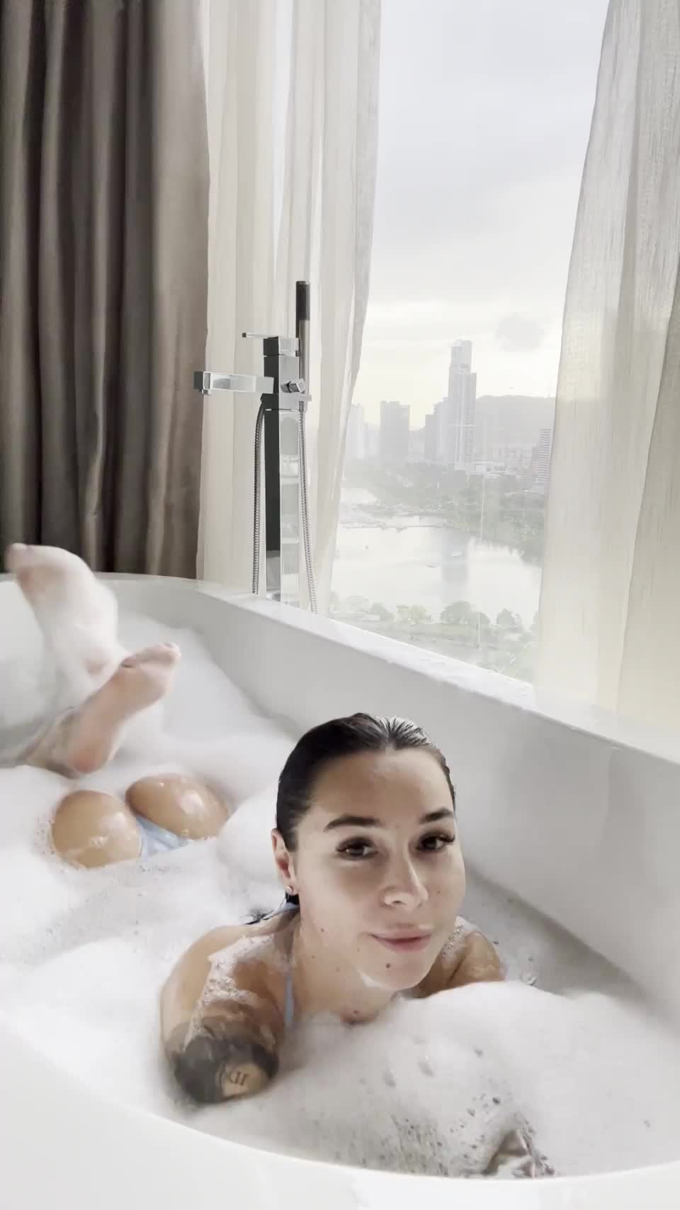 Real life doll : video clip