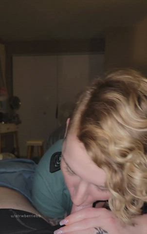 Finishing him off perfectly before bed like a good wife should : video clip