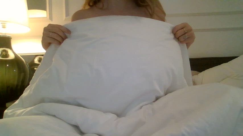 Stacked, even under these sheets 😍 : video clip
