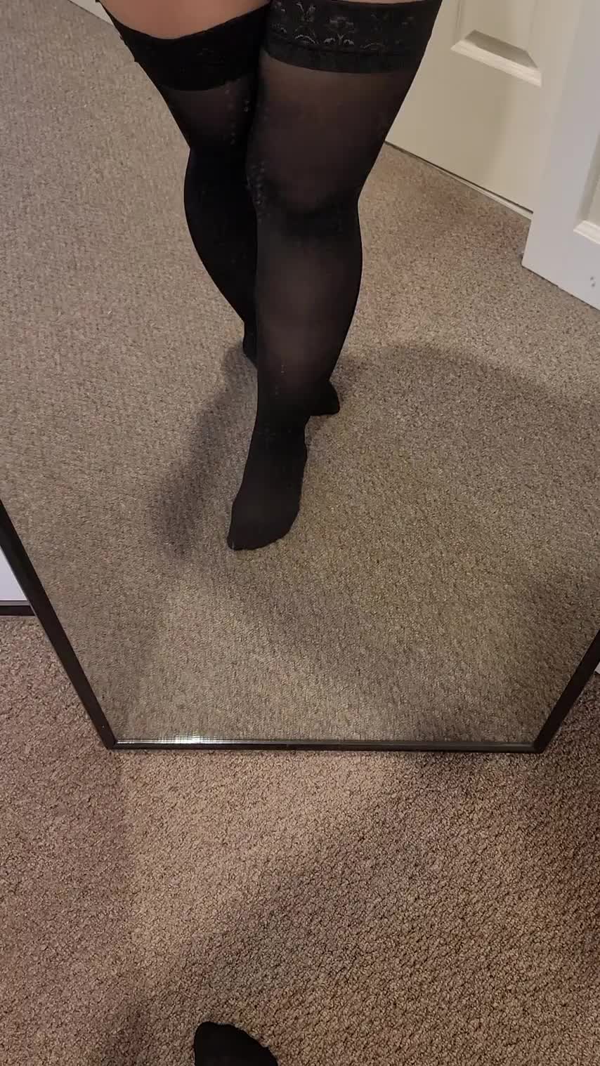 My chubby mombod is hornier than ever : video clip
