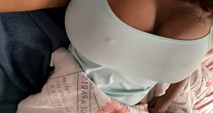 Staying in bed is always a good idea~ : video clip