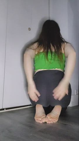 I heard you have a thing for curvy teens? : video clip