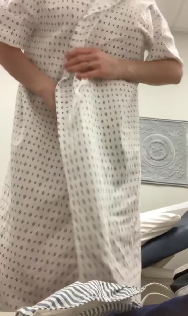 Confession: I love seducing my doctor 🫠🤭 : video clip