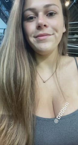 Took one out at the rangers game yesterday😜⚾️ [GIF] : video clip