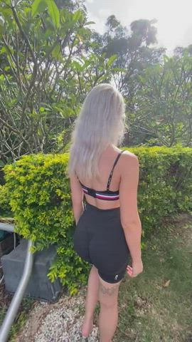 No panties… no problem ;) : video clip
