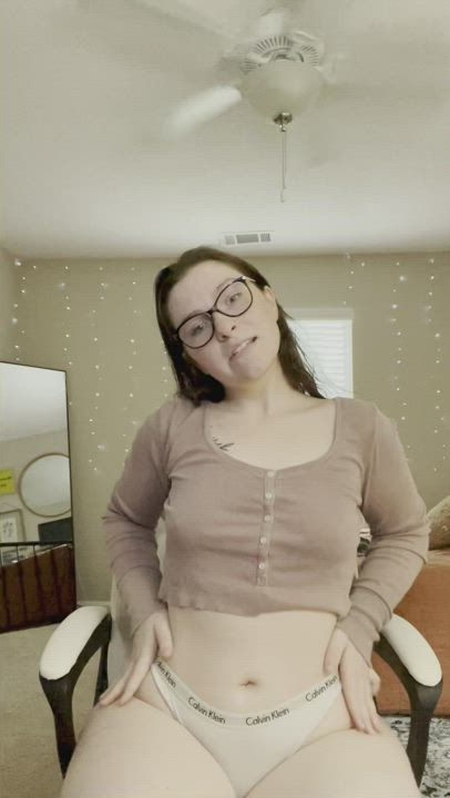 Who needs two soft pillows to rest on? : video clip