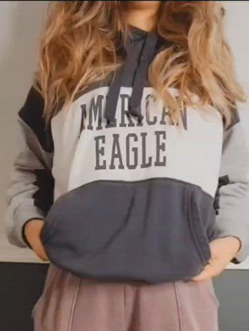 Natural mom boobs make the morning better : video clip