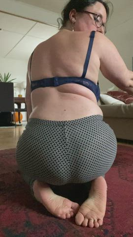 My ass is real, I wish you could feel them : video clip