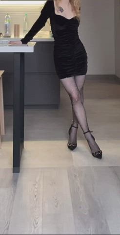 do you like sexy blonde hair : video clip