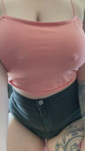 Rub my pussy over my shorts! : video clip
