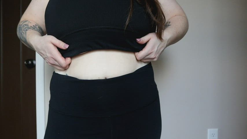 quick after workout titty drop for you : video clip