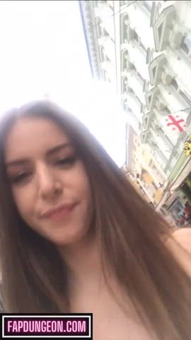 Public & Naked : video clip