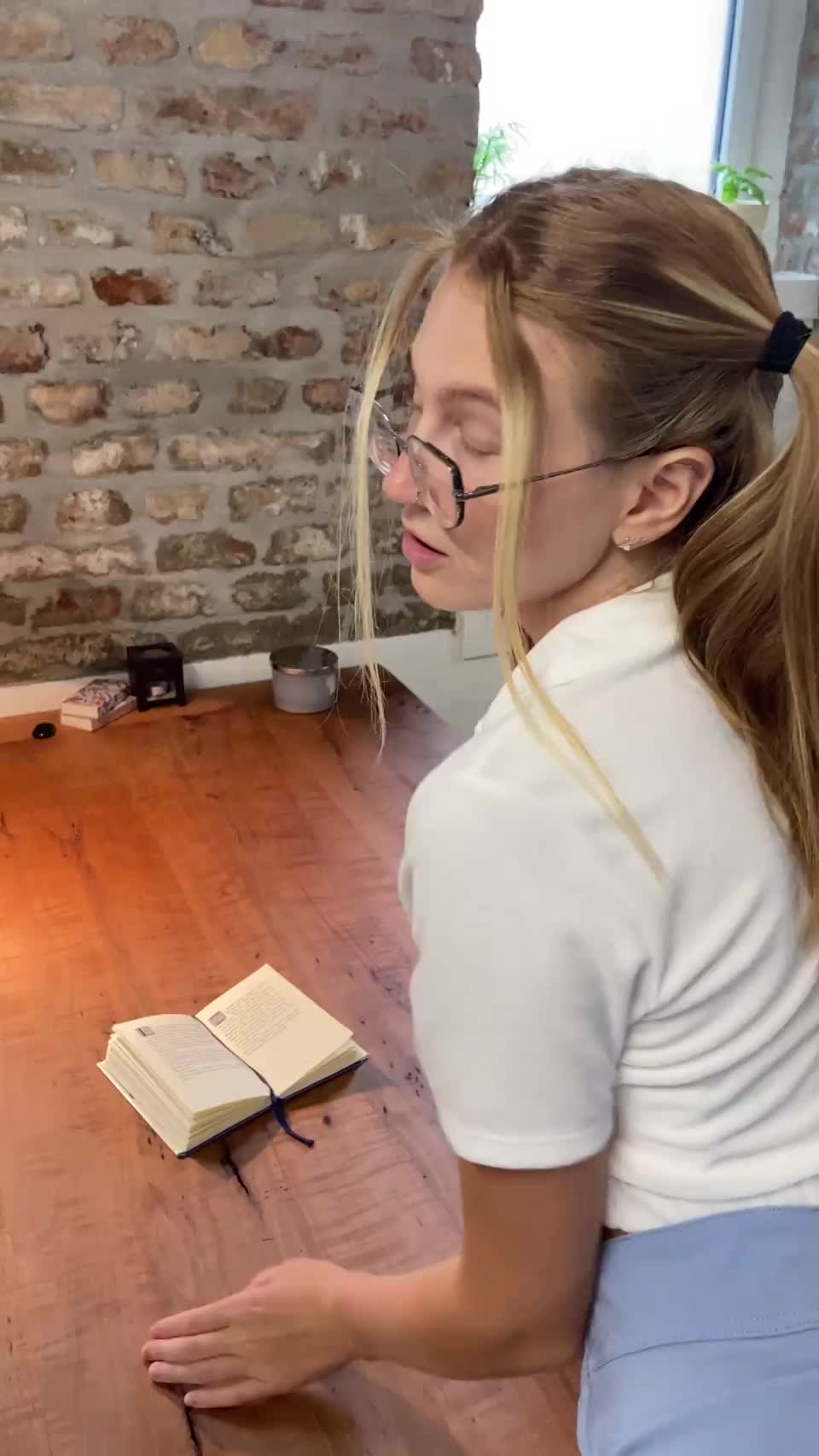 Daddy, I need more slap😈 : video clip