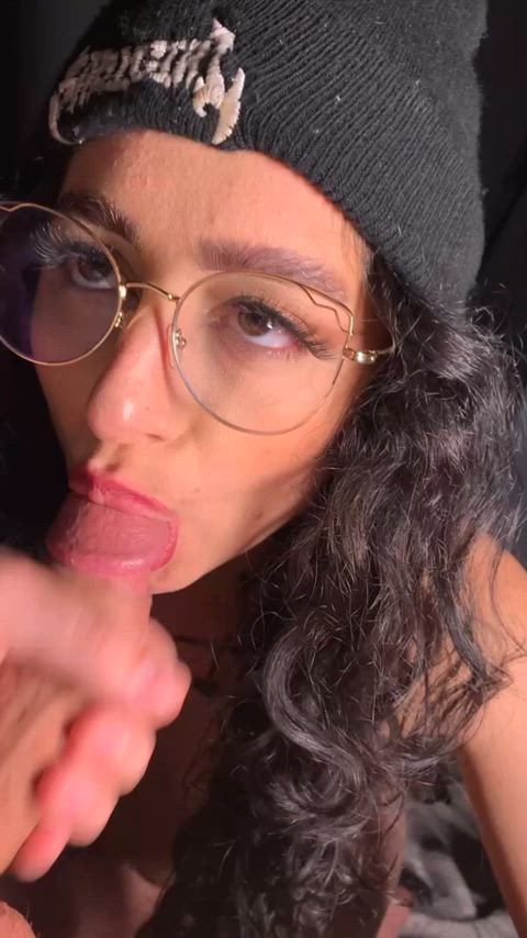 Big Dick Blowjob Brunette : video clip