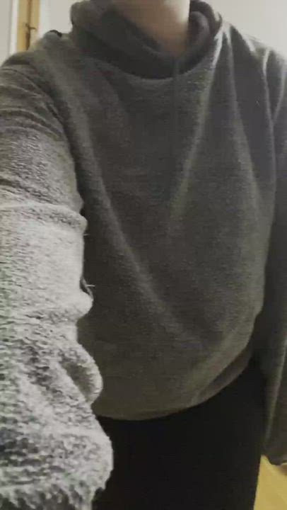 hate when my hoodie gets wet :/ : video clip