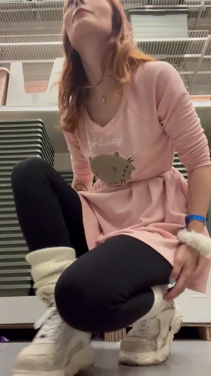 Flashing my ass and kitty in Ikea whilst buying a new desk : video clip