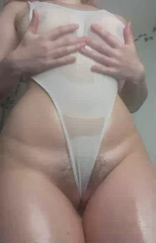 I'm oiled up and ready for a hot, messy, sticky breeding session : video clip