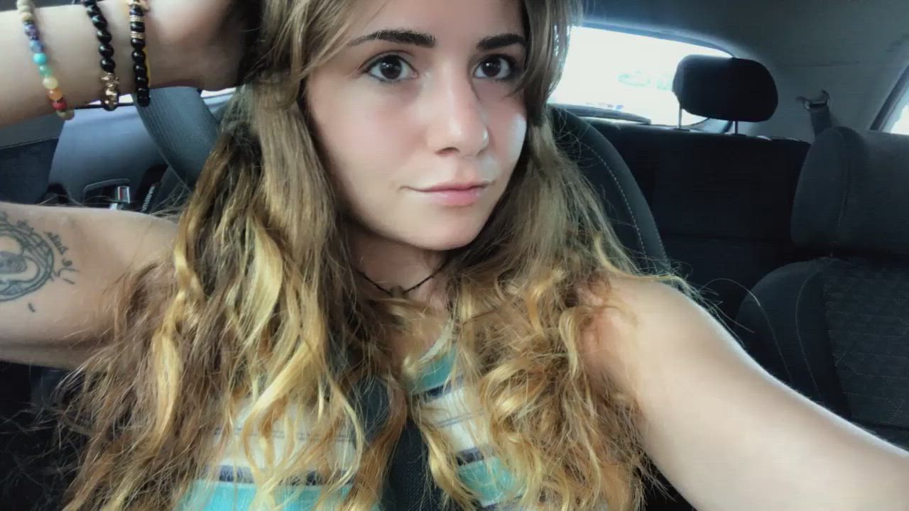 Life has been stressful lately so I hope this helps you forget about yours 🙈💕 : video clip