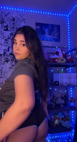 If you like curvy Latinas then this is for you : video clip