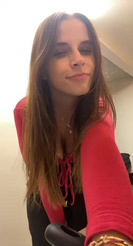 I feel horny and had to show you how I play with myself... I wish you would do that with your hands : video clip