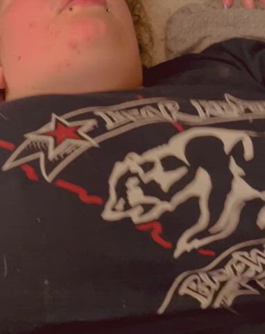 A curvy slut getting her huge bouncing tits revealed mid-fuck : video clip
