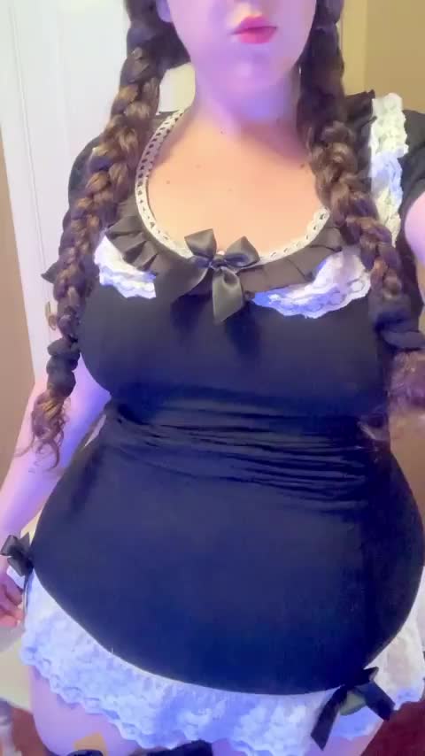 quite kissable dont you think! : video clip