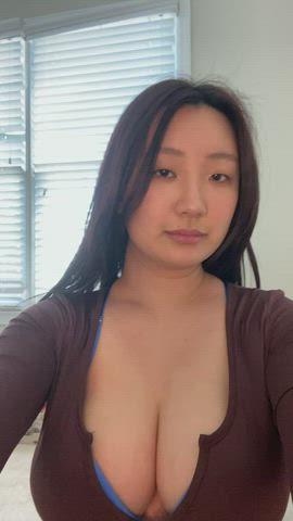 I love bouncing my tits around 😇 : video clip