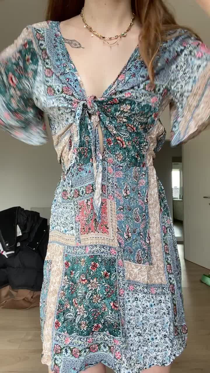 feeling cute in my sundress : video clip