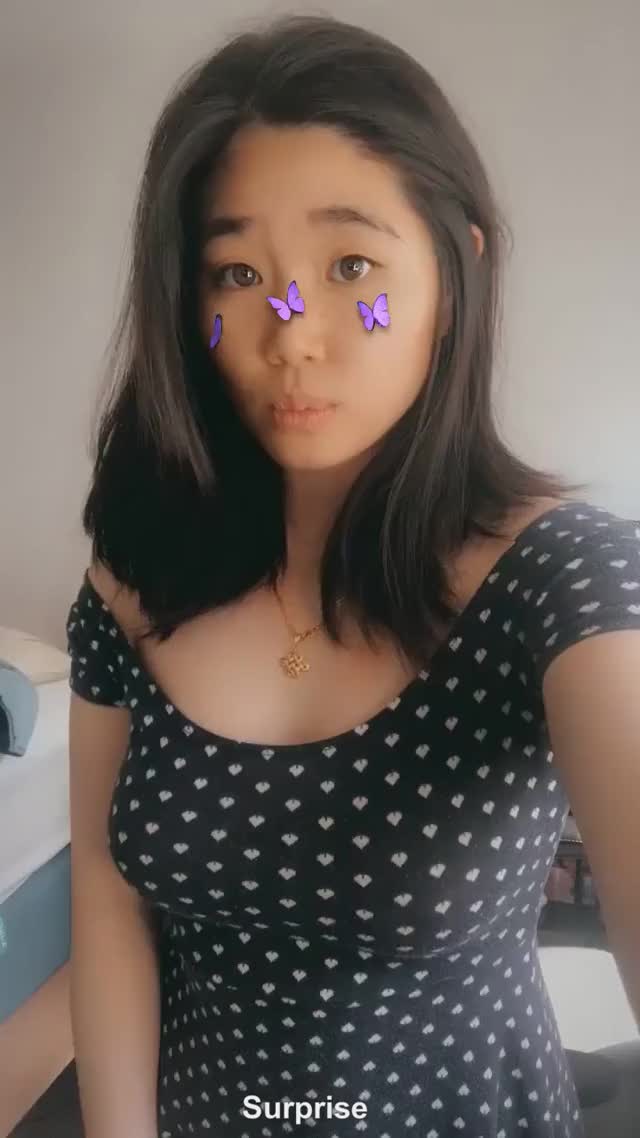 Love when she sends me a surprise (: : video clip