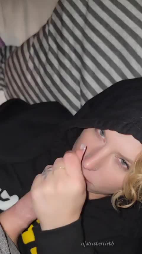 As a wife I'm not that hard to please...just feed me cum as much as possible and I'm happy💦🤷‍♀️ : video clip