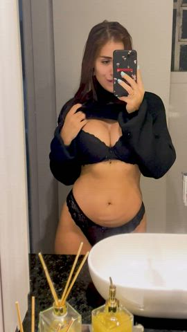 All black... Always classy! Get yourself a chic hoe : video clip