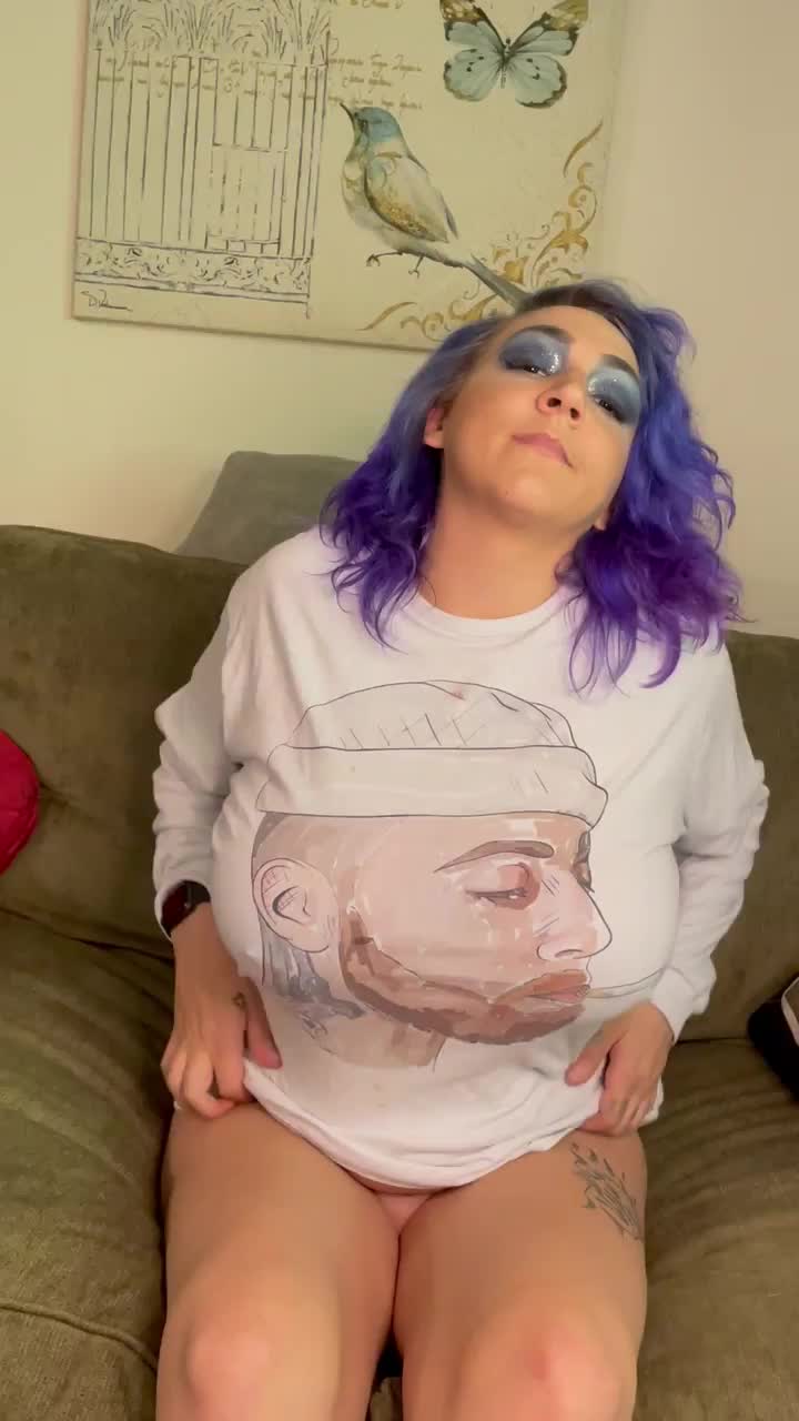 Titties out for Mac : video clip