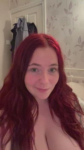 Girl next door looks with a dirty mind 😉 (20, British) : video clip