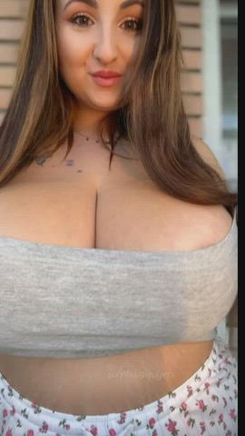 No smart title , just needed to share my tits with you : video clip