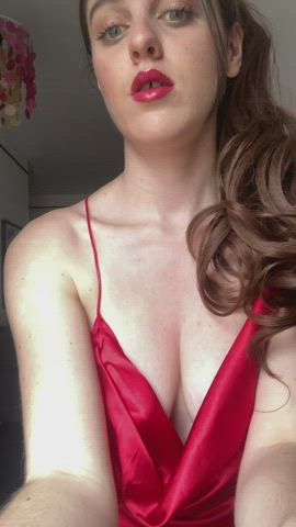 My tits are real, I wish you could feel them : video clip