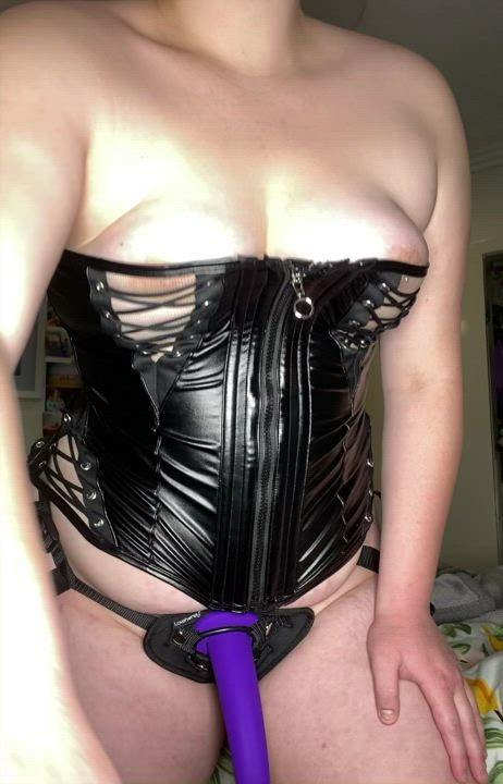 Curves and strap : video clip