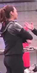 I wanna bury my face in between Gal Gadot’s tight little cheeks : video clip