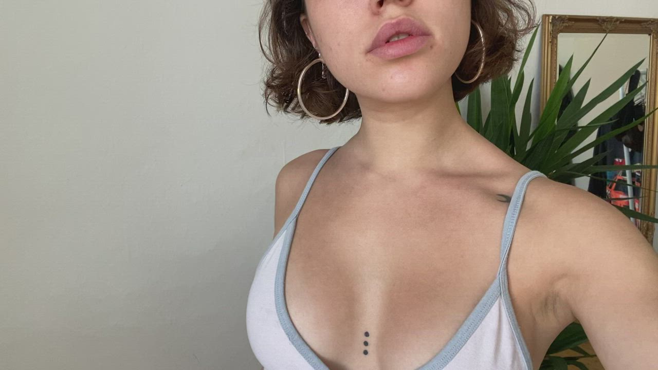 We fucking on the first date or nah? : video clip