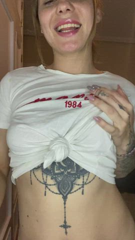 I wanna let one lucky redditor cum on my tatted body multiple times 😜 : video clip
