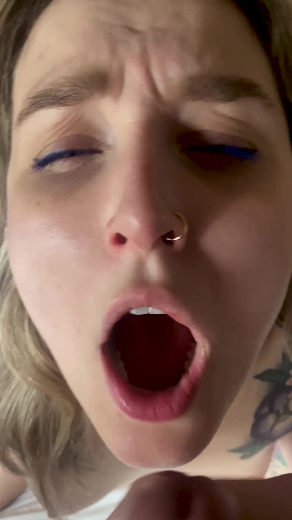 I think this definitely qualifies as a monster facial : video clip