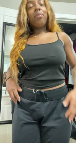 Suck on my nipples : video clip